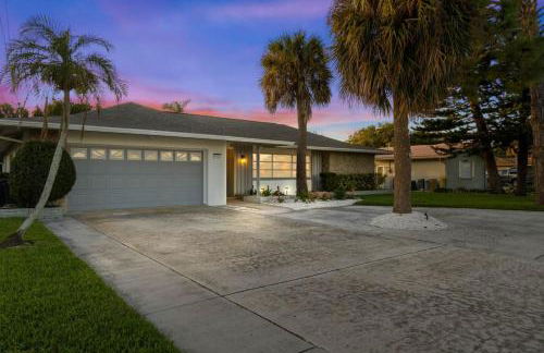 Summer Getaway Coastal Sea-Esta 4BD 3BA - Foto 34