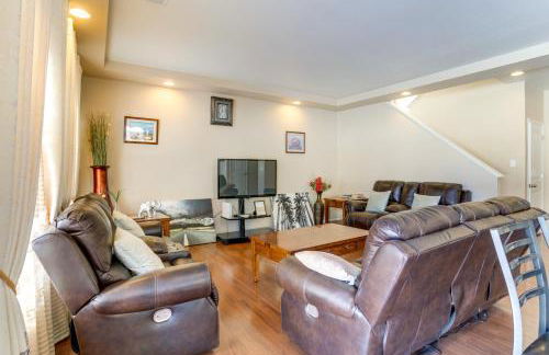 6 Mi to DIA Spacious Home with Backyard in Denver! - Foto 4