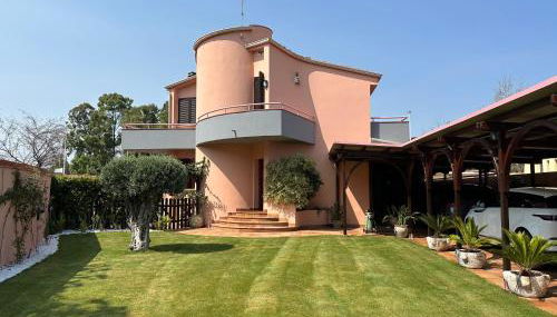 Villa con piscina e giardino a due passi dal mare. - Foto 5