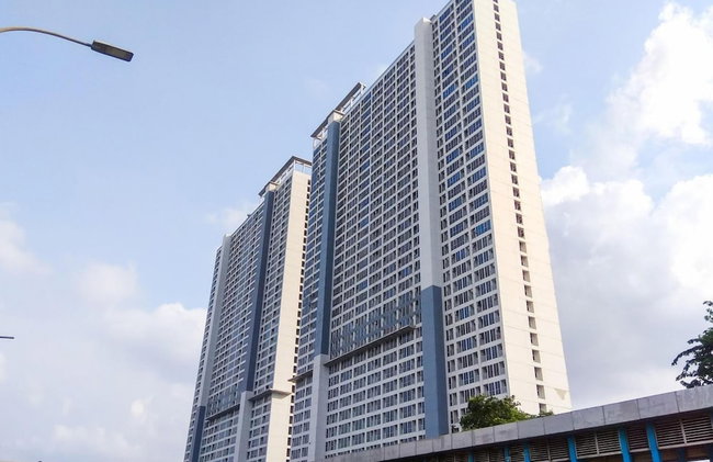 Homey And Cozy Living Studio Room At Tifolia Apartment - Foto 14