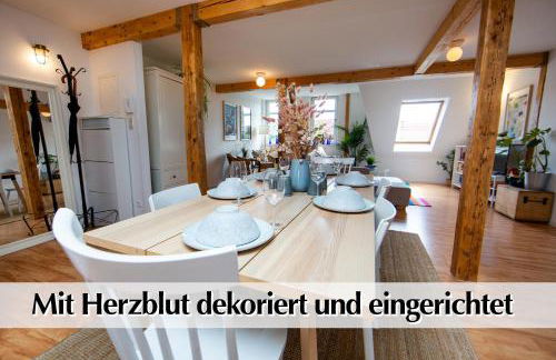 Helle 80m2 Maisonette FEWO mit tollem Balkon ins Grüne, Kingsize Bett, Smart-TV - Nur ein kurzer Spaziergang in die Altstadt und zum Domplatz - Kostenlose Parkplätze in den umliegenden Straßen - Ausgewählte Empfehlungen für Erfurt inklusive - Foto 25