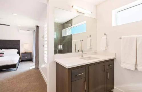 Spacious 5BR Resort Waterpark Access Sleeps 16 - Foto 23