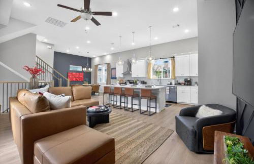 Urban EaDo Retreat - 3BR Townhome w Deck - Foto 1