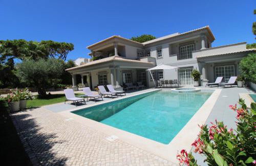 Charming Exceptional Golf Villa in Algarve - Photo 26