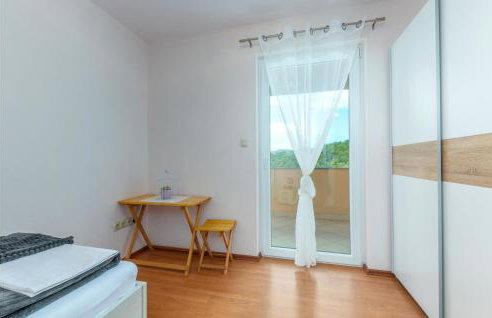 Three-Bedroom Apartment In Donja Ostrvica - Photo 34