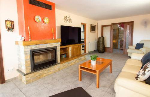 Catalunya Casas Beautiful villa just 25 km from the beach of Lloret de Mar - Foto 8