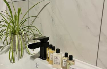 Tranquil Victorian Villa with Hot Tub & Sauna - Foto 17