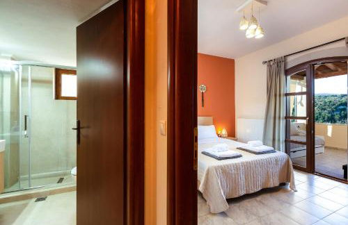 Ilys Home, a Country-chic Retreat with Pool & BBQ, By ThinkVilla - Photo 37