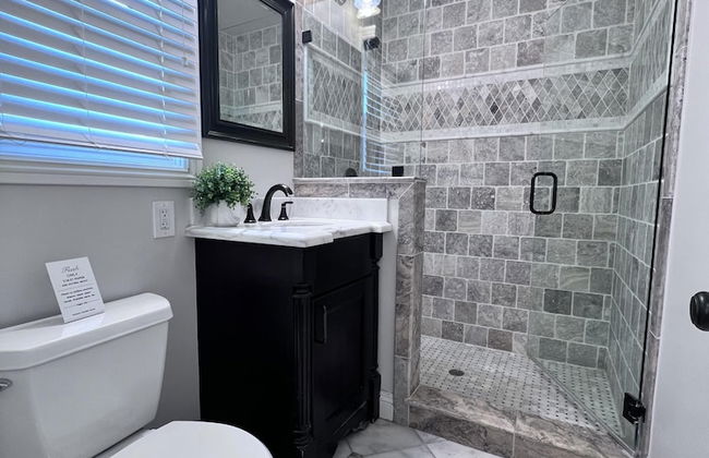 Swanky 5 bedroom 4.5 bath home (3 Master Suites) - Foto 25