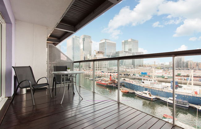 Canary Wharf Luxury River view apartment - Photo 27