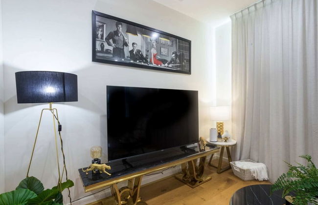 Brilliant 3 Month Corporate Rental With Balcony - Photo 22