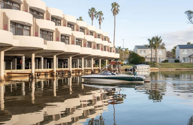 Lake Mulwala Boatel - Photo 53