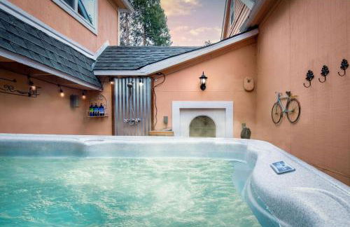 The Golden Parlor- Historic Victorian, Hot Tub - Foto 39