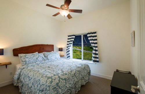 Seagull by OceanviewHotTubs Oceanfront Tesla chrging Shelter Cove - Foto 5