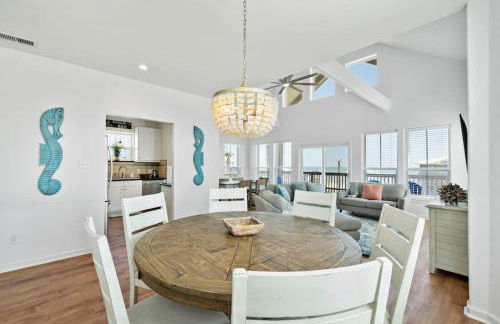 Beach House Located Steps from the Beach - Photo 11