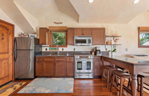 Blue Ocean View Retreat - Minutes to Beach - Photo 4