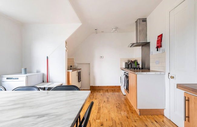 Stunning 5 Bedroom Large Apartment With Parking - Foto 24