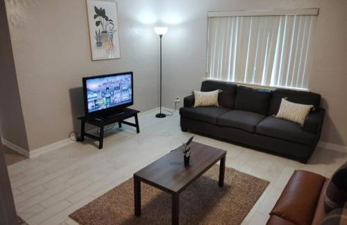 1700 SQFT Baytown Comfy Corporate Budget Oasis - Foto 11