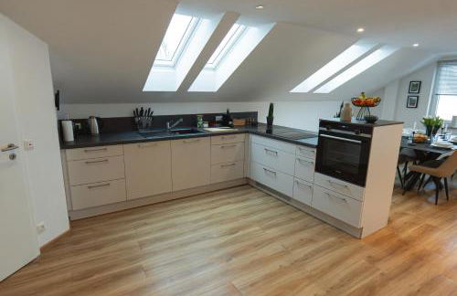 MaMa-Apartments - Netflix, Balkon, Kaffee & Tee, WIFI, Waschmaschine, familienfreundlich, kostenloser Parkplatz - 125 qm - Foto 6