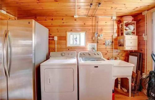 Riverside Cabin with Private Fishing Access! - Foto 12