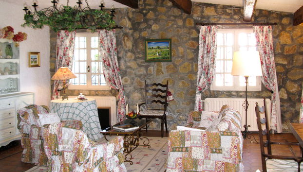 4 bedroom House in Forcalqueiret with private pool and garden - Photo 3, Living Room