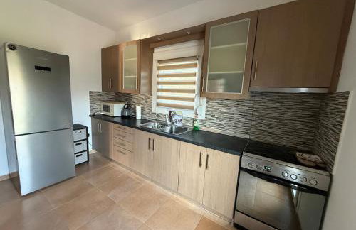 Cozy Family House with Yard - Photo 7