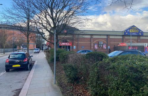 2 Bedroom Luxury Apartment! City Center with Free Parking! - Foto 42