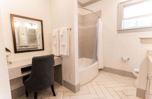 Minutes to Downtown Huge Outdoor Deck HOT TUB - Foto 45