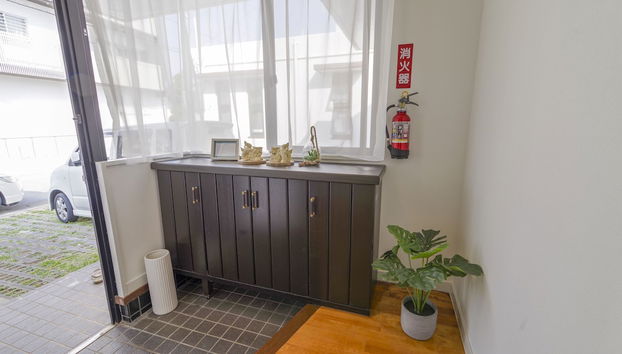 Pine House in Araha - Foto 2, Entrada interior