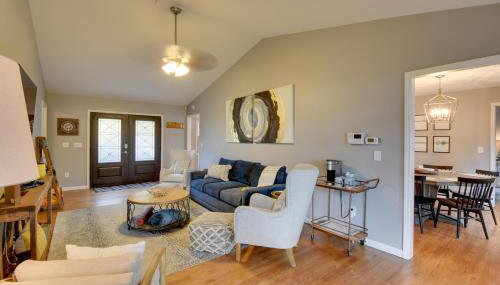 Lakefront Westminster Retreat with Boat Dock! - Foto 5