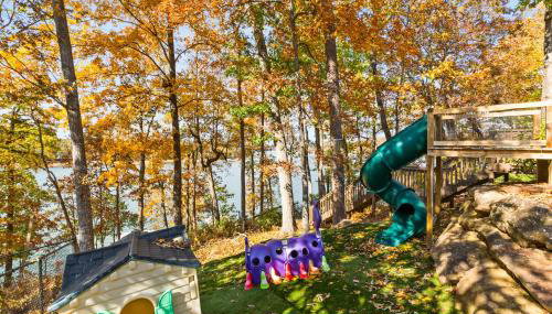 Hartwell Haus with Dock & Playground home - Foto 2