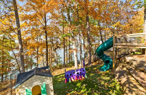 Hartwell Haus with Dock & Playground home - Foto 2