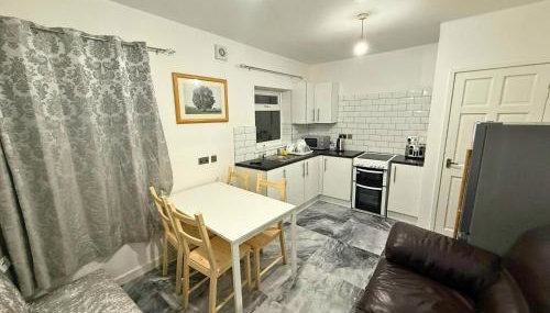 Modern 2-BDR APT in Ashton-under-Lyne By Kammili Properties Short Lets - Foto 2