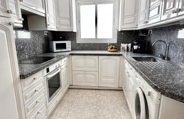 Beachfront Apartment Sabinillas - Photo 10