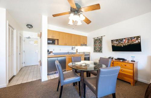 Cozy King Studio w/Lake View #145 at Donner Lake Village - Foto 11