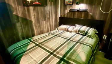 Fully Refurbished Container in Devore Heights, California, for Glamping Trips on Route 66 - Foto 2