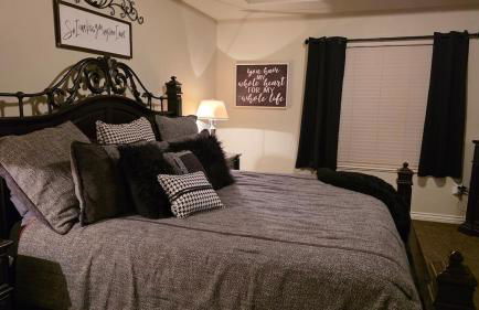 Wasatch Retreat 5 bed 3 5 bath pool table game room - Photo 78