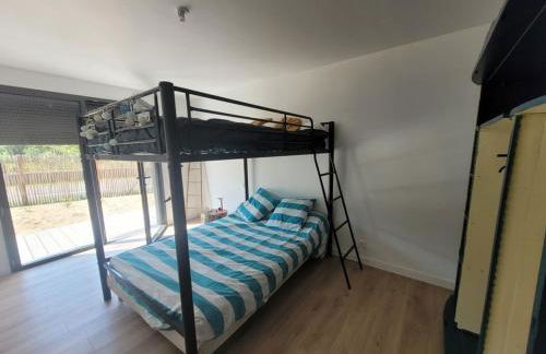 Maison Moderne en Bordure de Forêt, Idéale pour 8/10 Pers, à 2km de la Plage avec WiFi et Terrasse - FR-1-777-6 - Foto 10