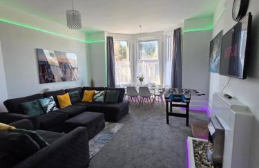 Spacious - Free Parking - Sleeps 6 - M20-FolkestoneCentralStation - Foto 10