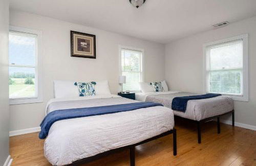 Colonial Manor - Photo 34