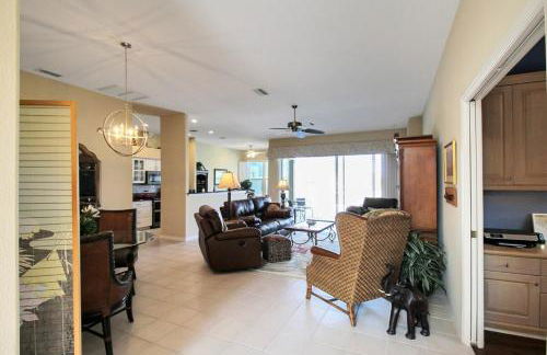 Serene pool home in the exclusive Heritage Oaks Golf & Country Club - Foto 12