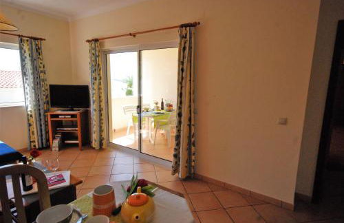 VILLA EBER - independent 1 & 2 bedroom apartments, pool, air con, fast Wi-Fi, near old town of Albufeira and beaches - Foto 21