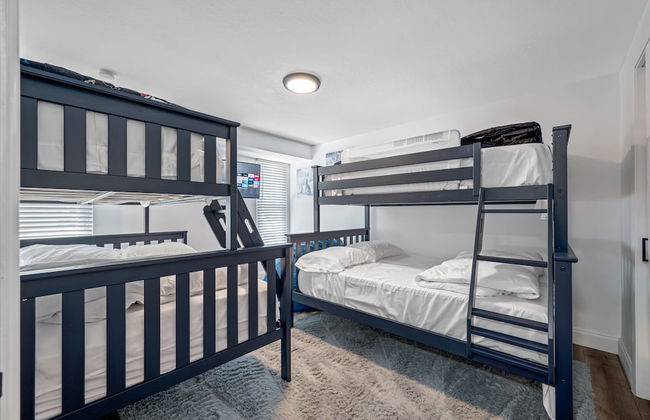 Paradise Haven- Amazing 4BR Oasis With Pool - Foto 11