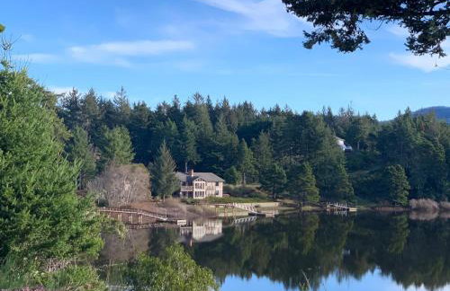 The Redwood Guesthouse at the Floras Lake Getaway - Foto 45