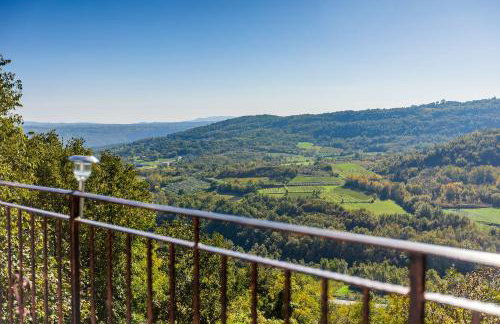 Mediterranes Apartment mit Panoramablick, Pool, Privatparkplatz, Grill - Photo 8