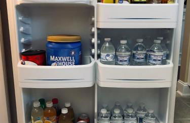 First Class Treatment Luxurious end unit Patio Pool Restaurant Bar on premises Steps away from Everything else! Spacious Condo Stocked with all You Need! - Foto 11