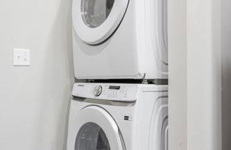 Chic 3BR Home with Fire Pit-Private Yard-Family Friendly - Foto 23