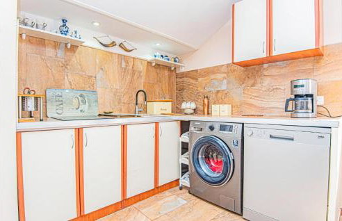 5 Bedroom Lovely Apartment In Raslina - Foto 14