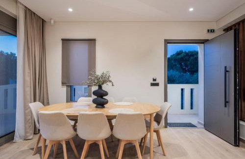 Cantouni Villa, Luxury 5BR Retreat with Pool & Jacuzzi Near Town by Villa Mana Gers - Photo 52