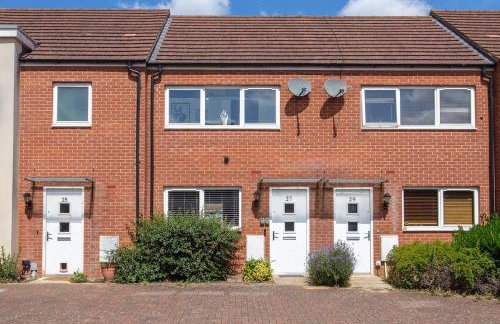 Stylish House with Driveway Parking, Self-Check-In, Fast WiFi and Smart TV by Yoko Property - Foto 23